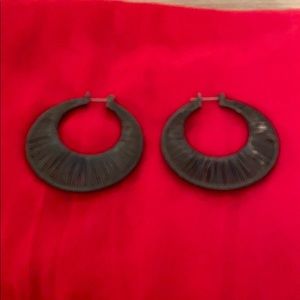 Versatile Medium Hoops. Gunmetal grey.